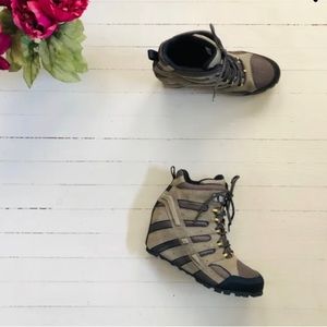 Merrell Moab Wedge Hiking Boots  Sz 9.5 EU 40.5 Leather